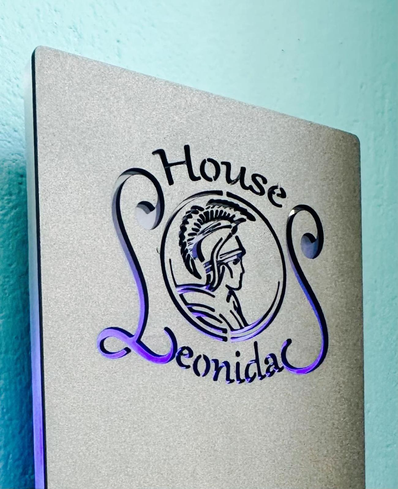 Leonidas House Guest house